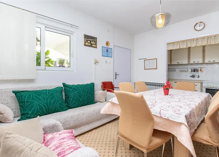 アパート Lemona *